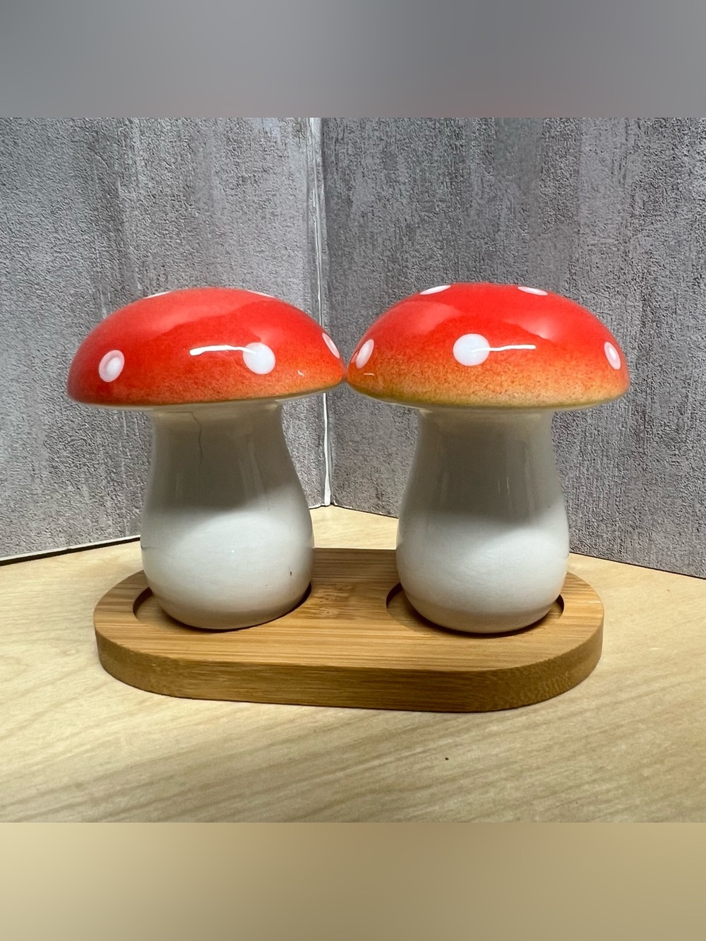 Wizarding Trunk Toadstool Harry Potter Mushroom Salt and Pepper Shakers